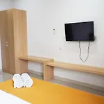 Urooms Tanah Abang